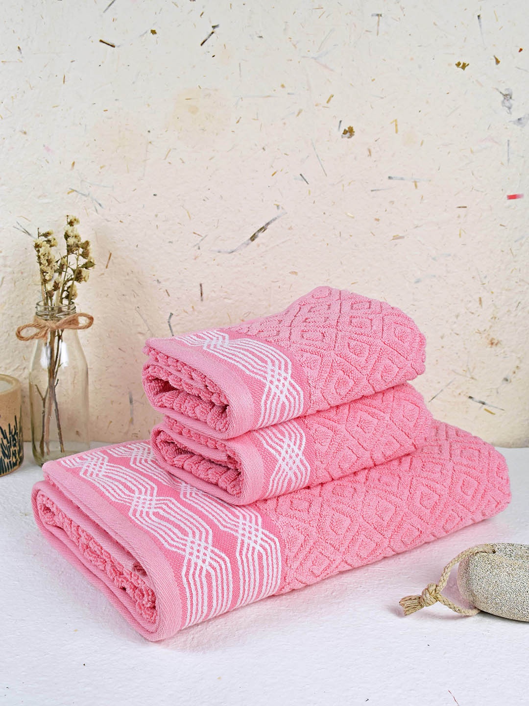 

RANGOLI Unisex Peach-Coloured Set of 3 500 GSM Self-Design Jacquard Towels
