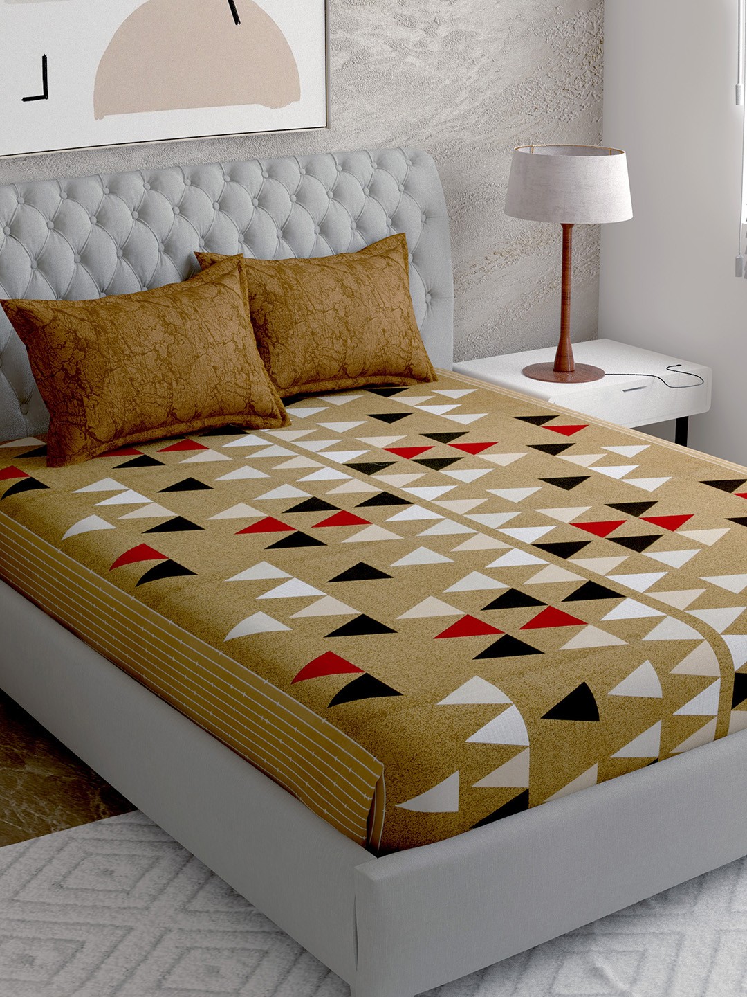 

EverHOME Brown & White Geometric 144 TC Queen Bedsheet with 2 Pillow Covers