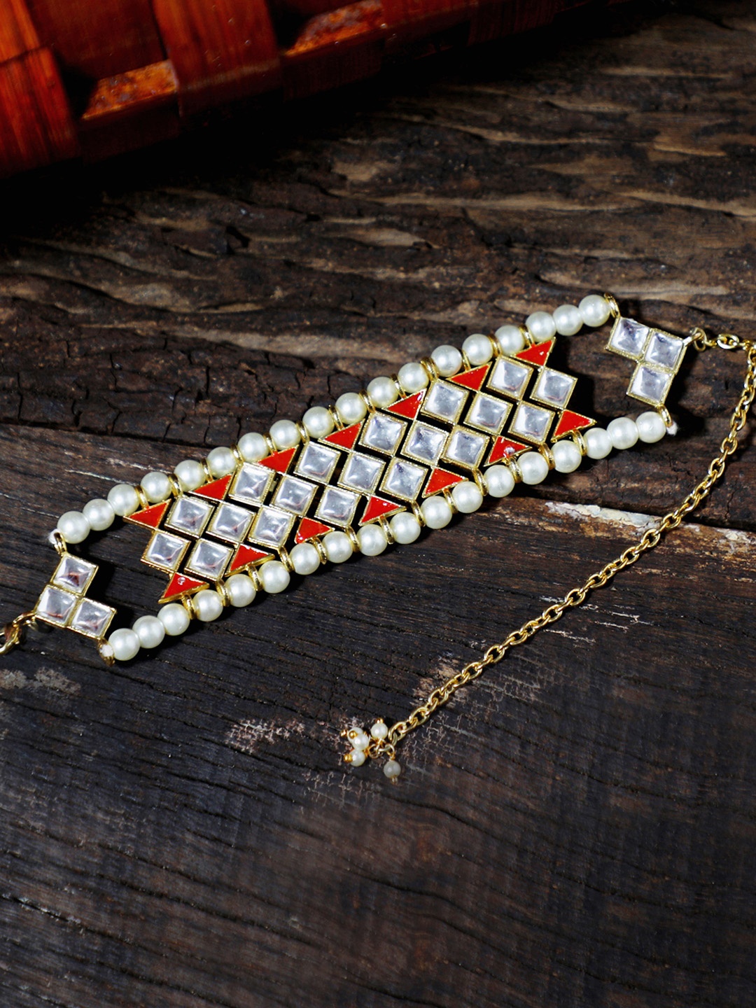 

KARATCART Gold-Toned & Red Kundan Handcrafted Gold-Plated Charm Bracelet