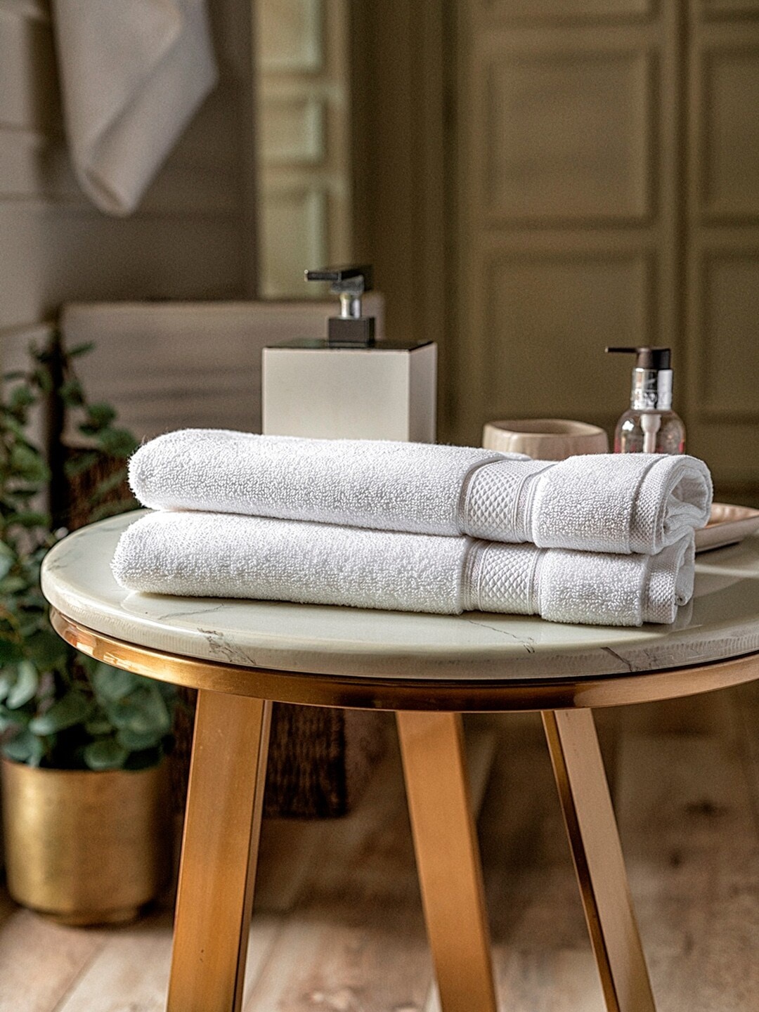 

DDecor Set Of 2 White Solid 650GSM Cotton Hand Towels