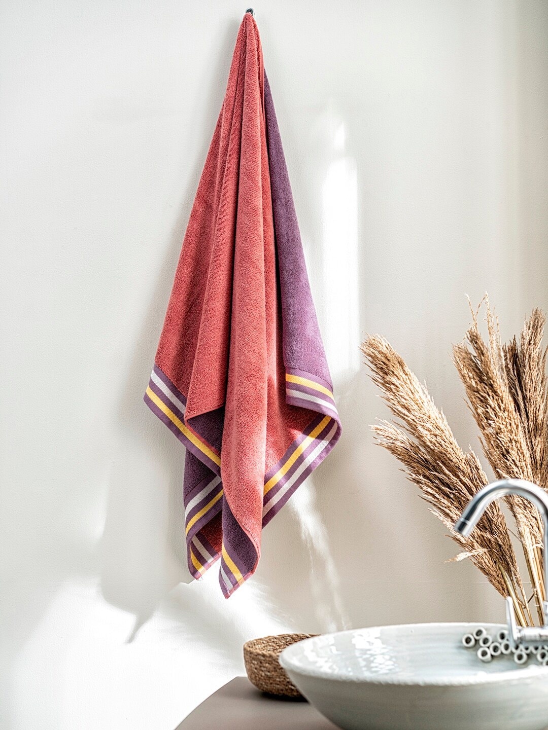 DDecor Purple & Red Solid 500 GSM Cotton Bath Towel