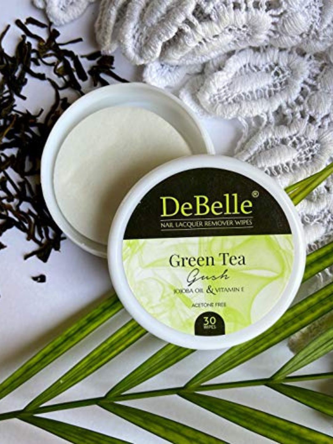 

DeBelle Lacquer Green Tea Gush Nail Polish Remover Wipes, White