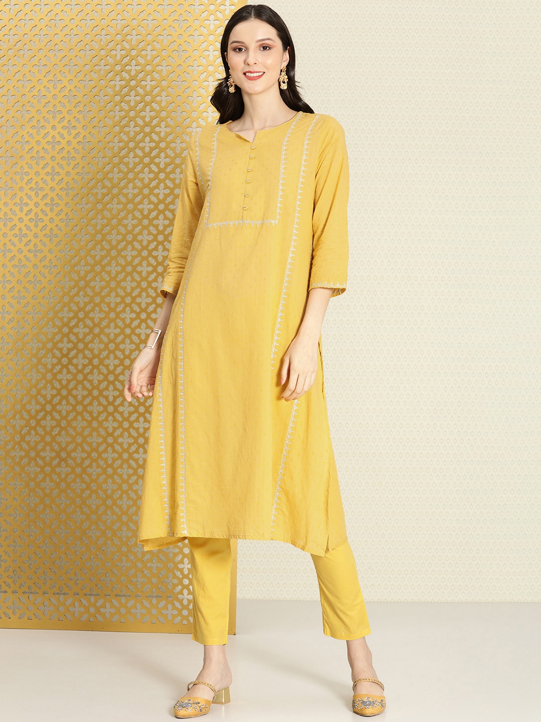 

House of Pataudi Women Yellow Pure Cotton Jashn Kurta with Trousers