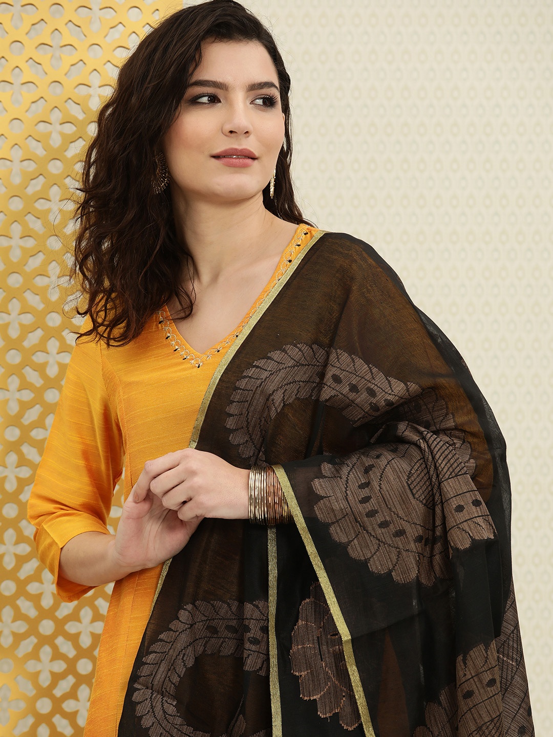 

House of Pataudi Women Yellow & Black Pure Cotton Jashn Kurta Set with Dupatta