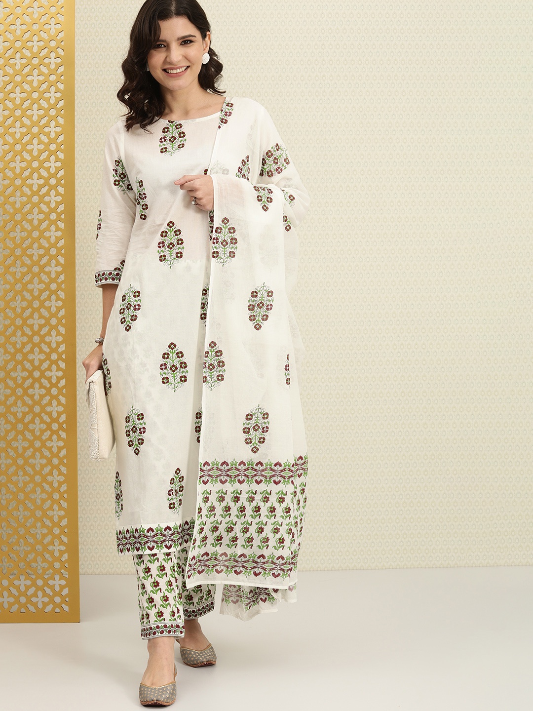 

House of Pataudi Women White & Maroon Floral Printed Pure Cotton Kurta Set