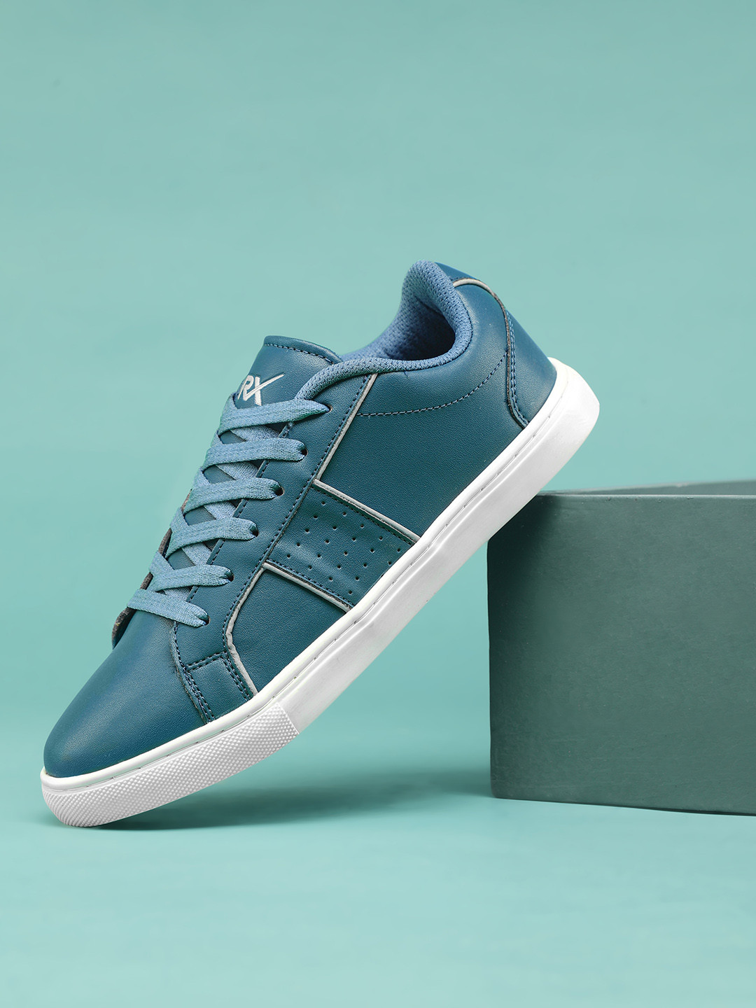 

HRX by Hrithik Roshan Men Blue Solid Skate Street Sneaker