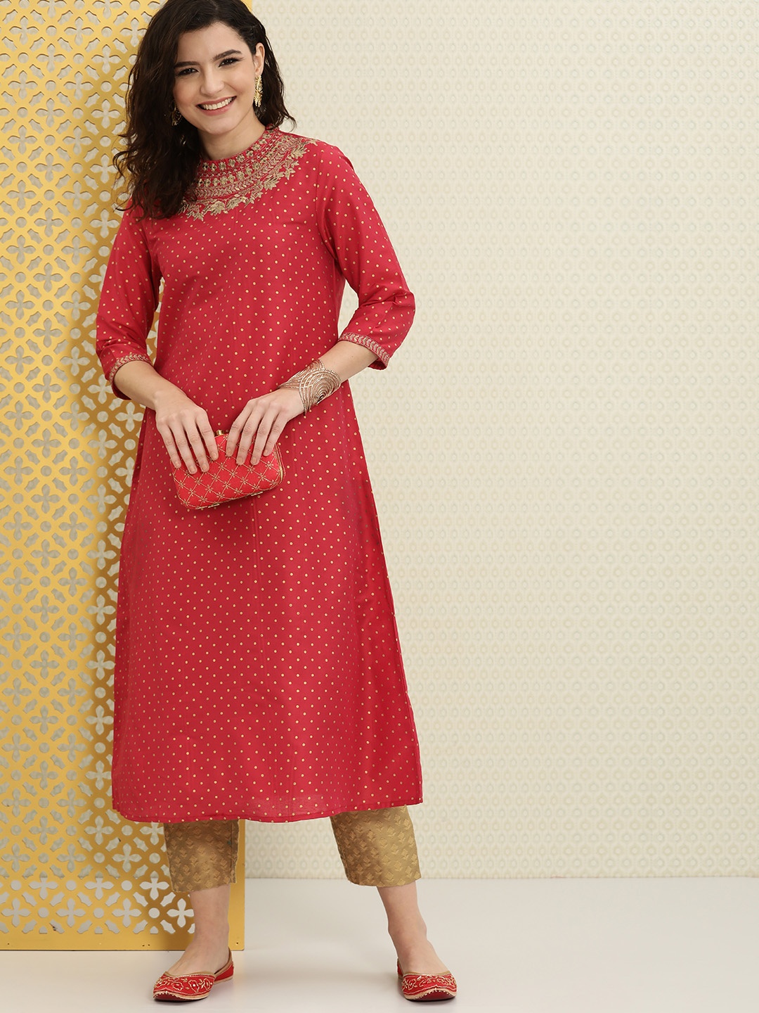 

House of Pataudi Women Red & Golden Neck Embroidery Printed Straight Jashn Kurta