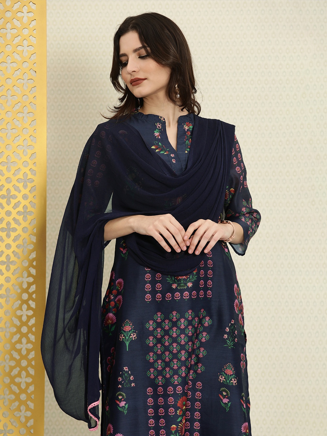 

House of Pataudi Women Navy Blue Floral Printed Jashn Kurta with Churidar & Dupatta