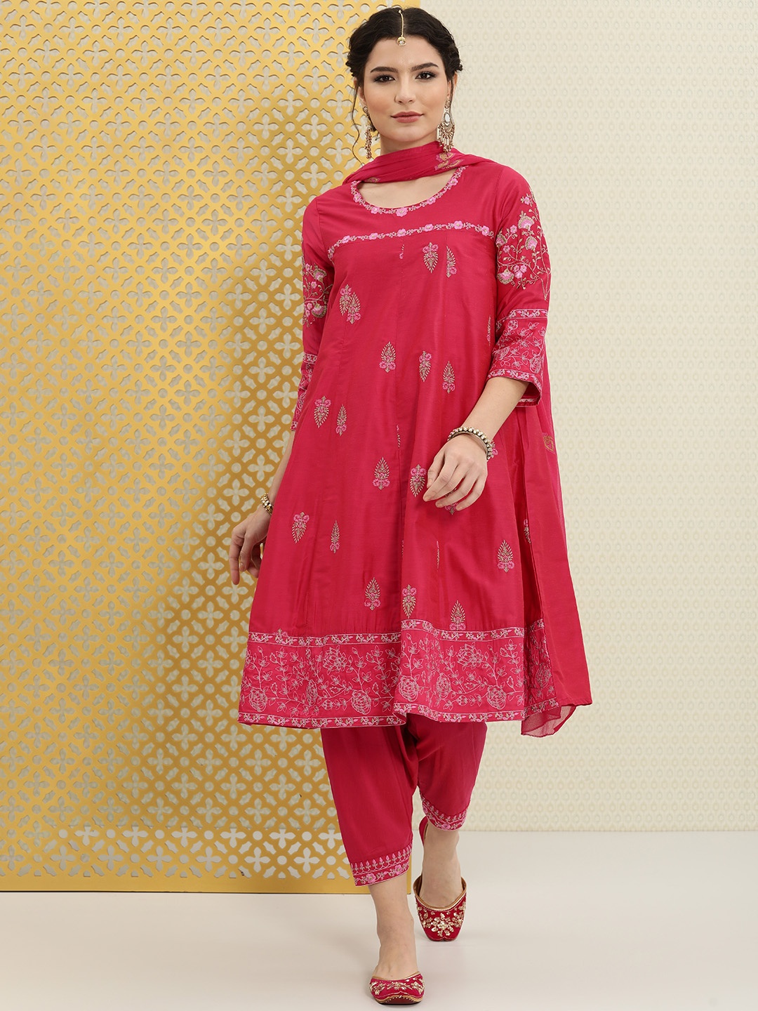 

House of Pataudi Women Pink Floral Embroidered Empire Jashn Kurta Set