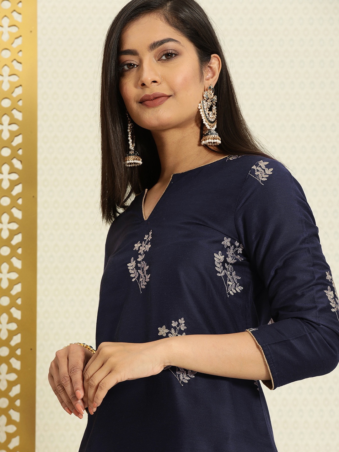 

House of Pataudi Women Navy Blue & Beige Embroidered Kurta