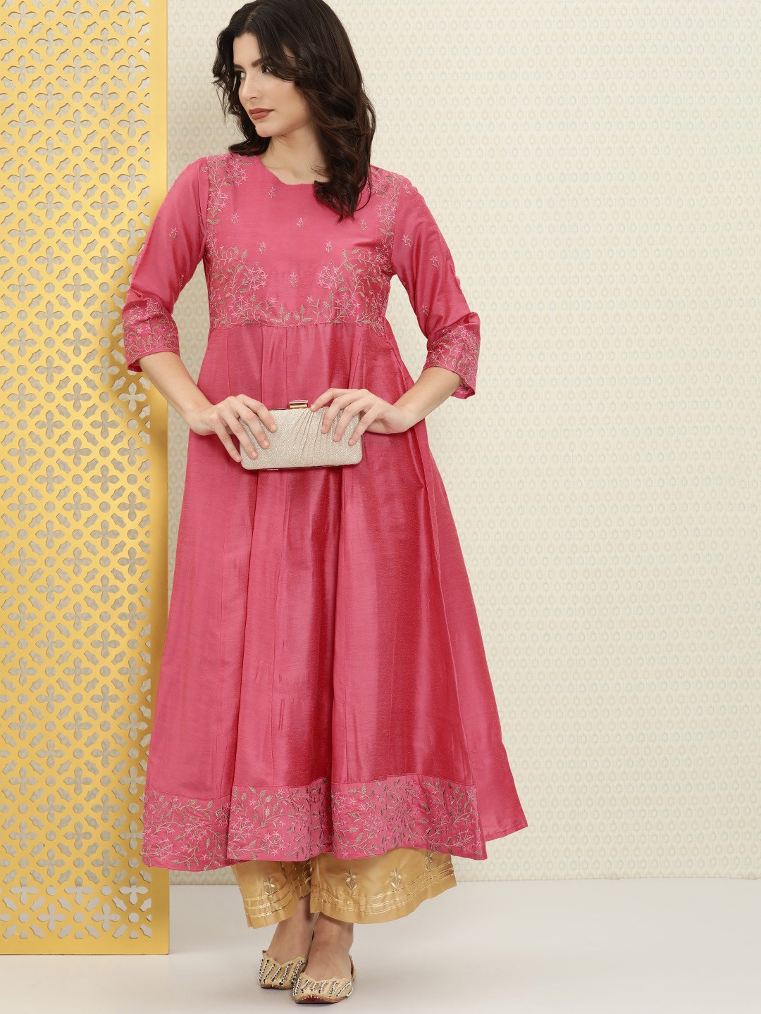 

House of Pataudi Women Pink Floral Embroidered Pakistani Style Jashn Kurta