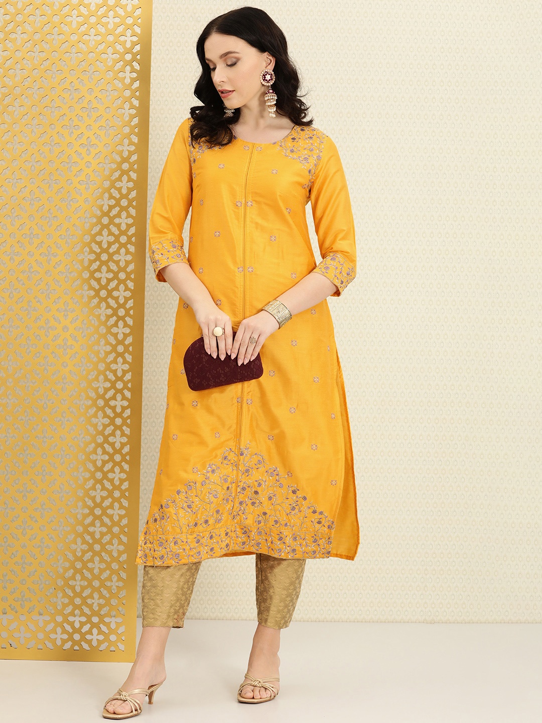 

House of Pataudi Women Yellow Floral Embroidered Jashn Straight Kurta