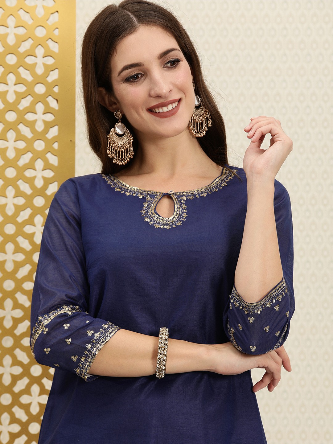

House of Pataudi Women Navy Blue Embroidered Regular Sequinned Kurti with Trousers