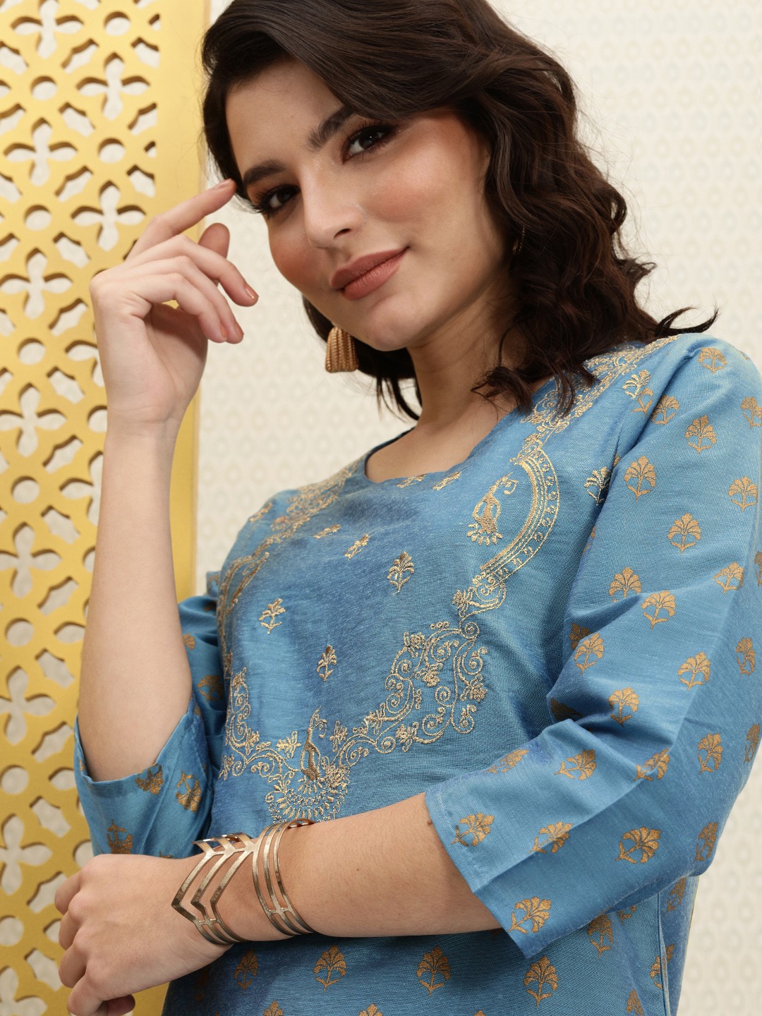 

House of Pataudi Women Teal Blue Embroidered Rozana Kurta