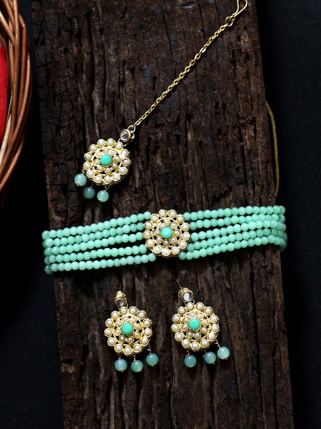 

KARATCART Gold-Plated Lime-Green Beaded & Kundan-Studded Choker Handcrafted Jewellery Set