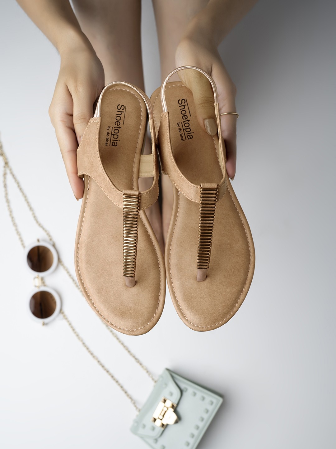 

Shoetopia Girls Beige Embellished T-Strap Flats