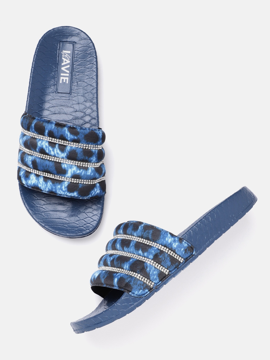 

Lavie Women Blue Leopard Print Quilted Open Toe Flats