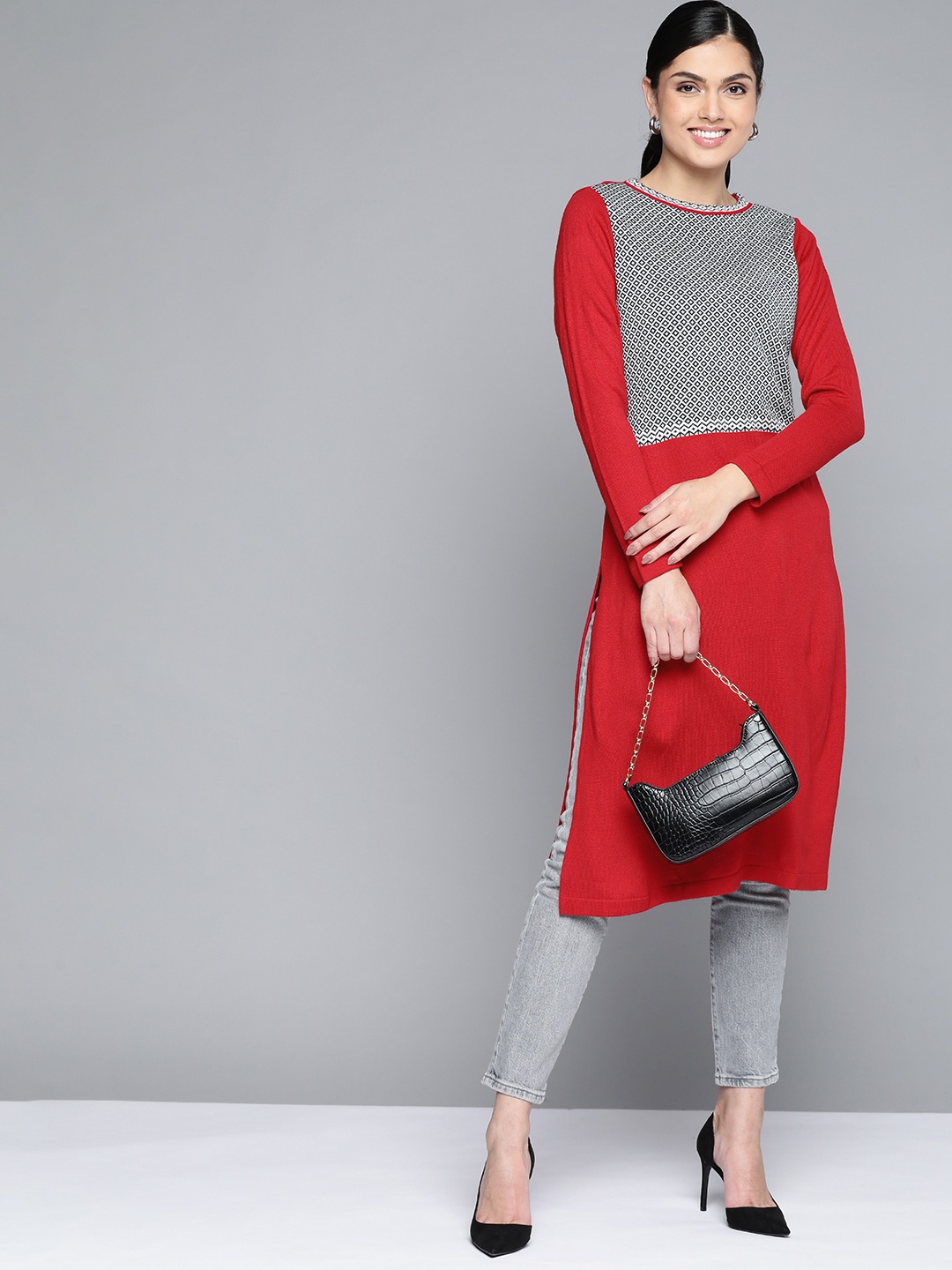 

HERE&NOW Women Red & White Geometric Yoke Design Acrylic Winter Kurta