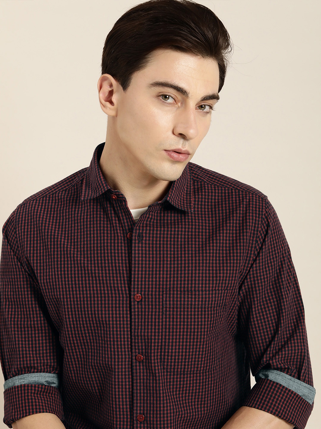 

INVICTUS Men Red & Black Slim Fit Opaque Checked Casual Shirt