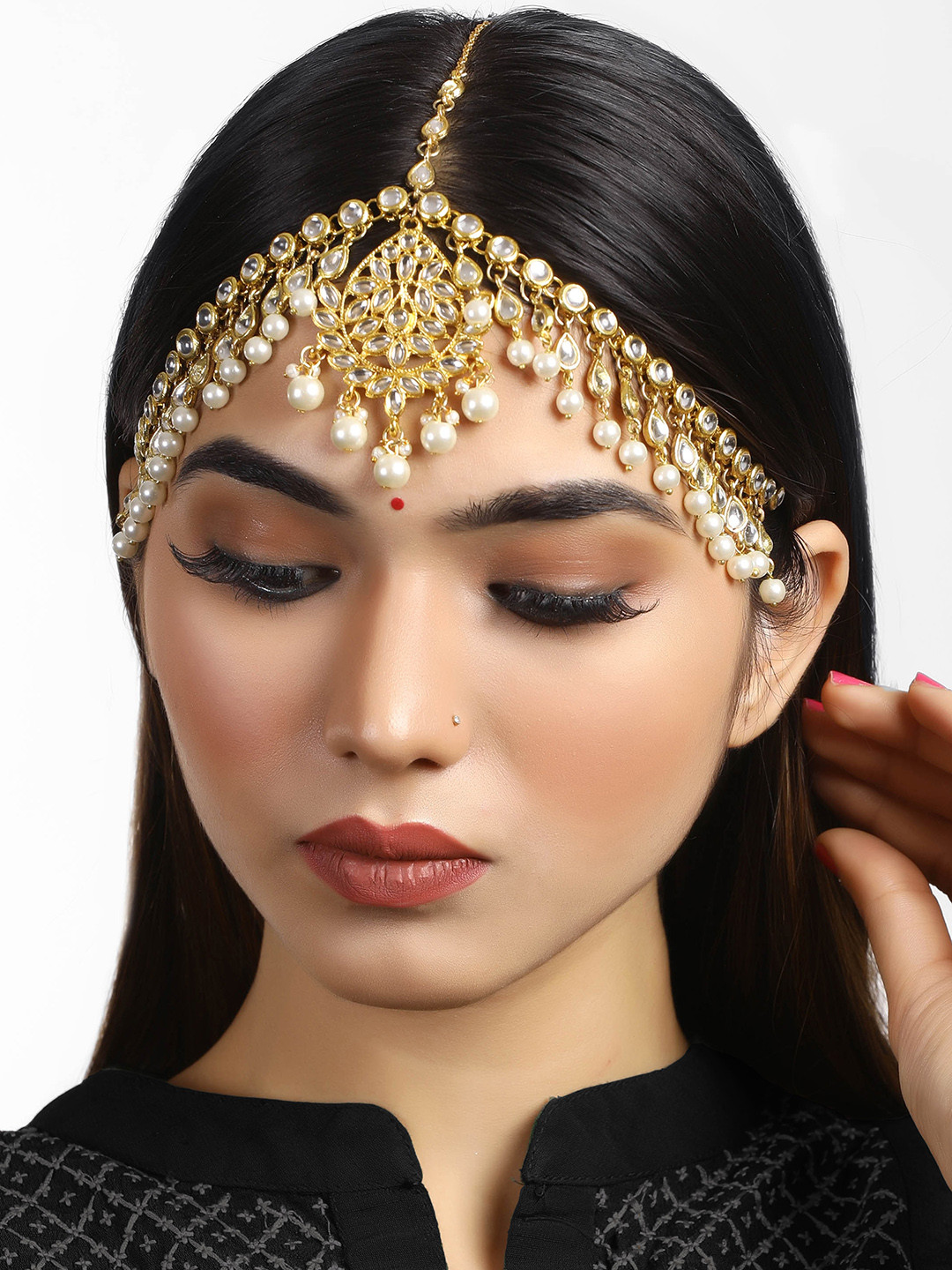 

KARATCART Gold-Plated & White Kundan-Studded Handcrafted Pearl Handcrafted Tassel Mathapatti