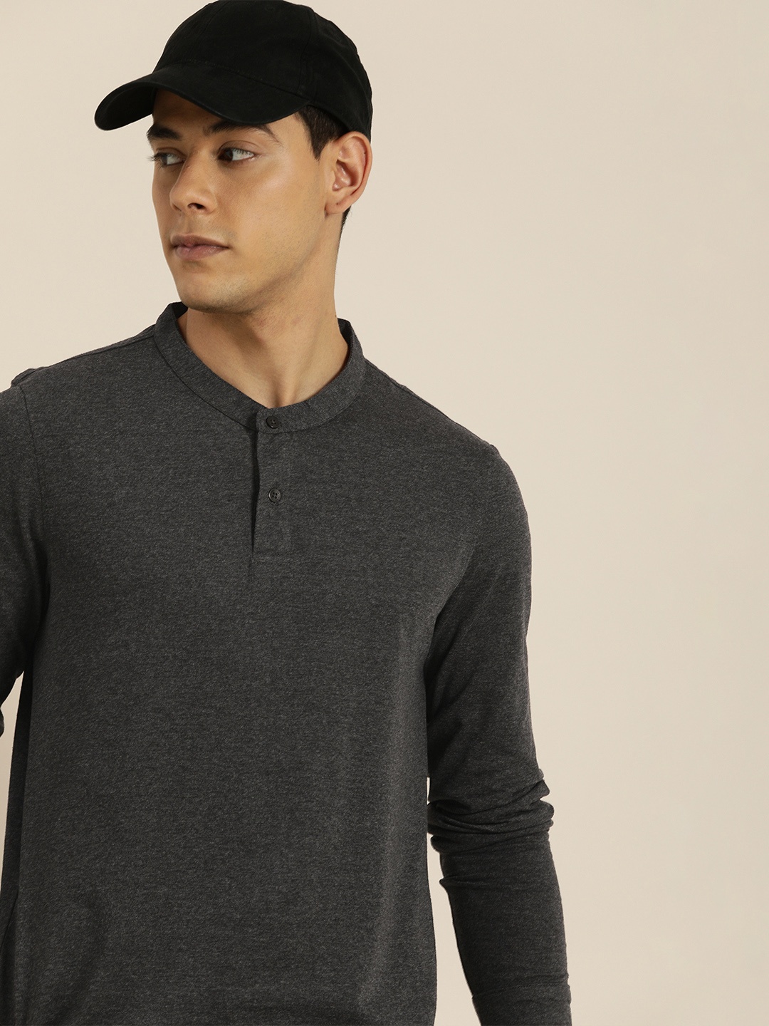 

Invictus Indoor Men Charcoal Grey Solid Henley Neck T-shirt