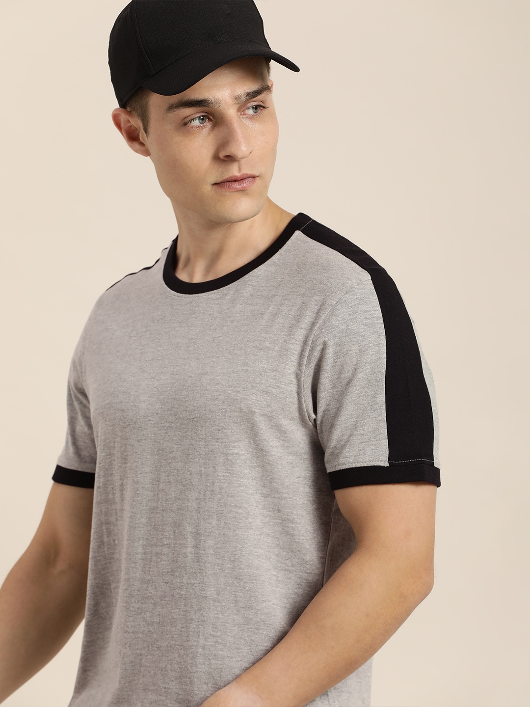 

Invictus Indoor Men Grey Melange Solid Side Striped T-shirt