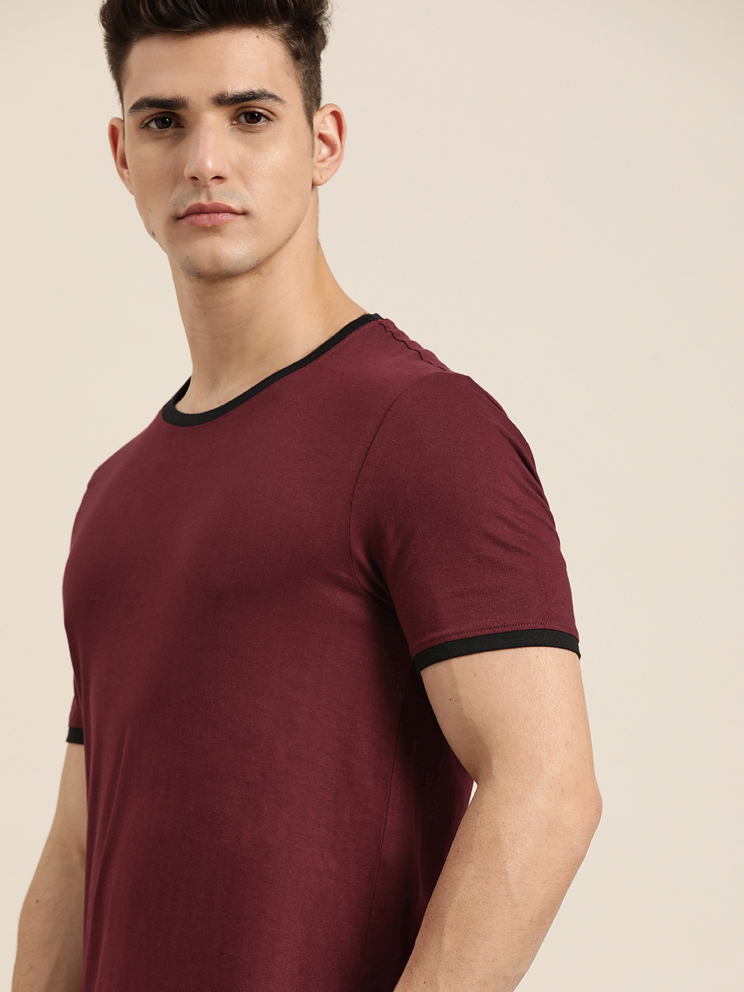 

Invictus Indoor Men Maroon Solid Pure Cotton T-shirt