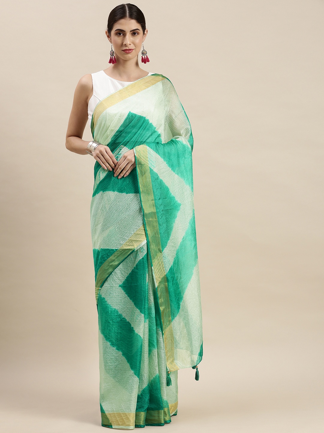 

Geroo Jaipur Green & White Tie and Dye Art Silk Bandhani Kota Saree