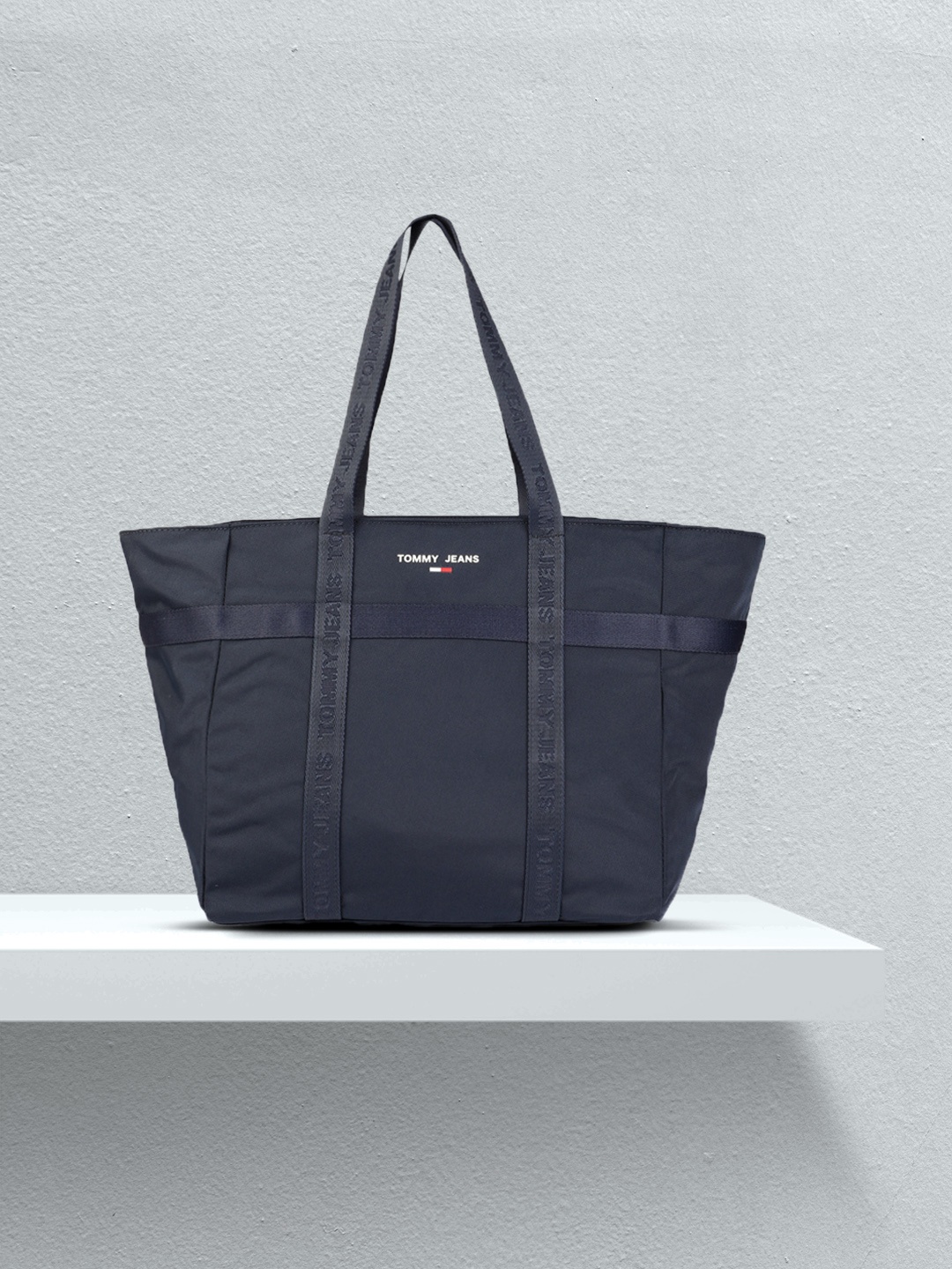 

Tommy Hilfiger Navy Blue Solid Shoulder Bag