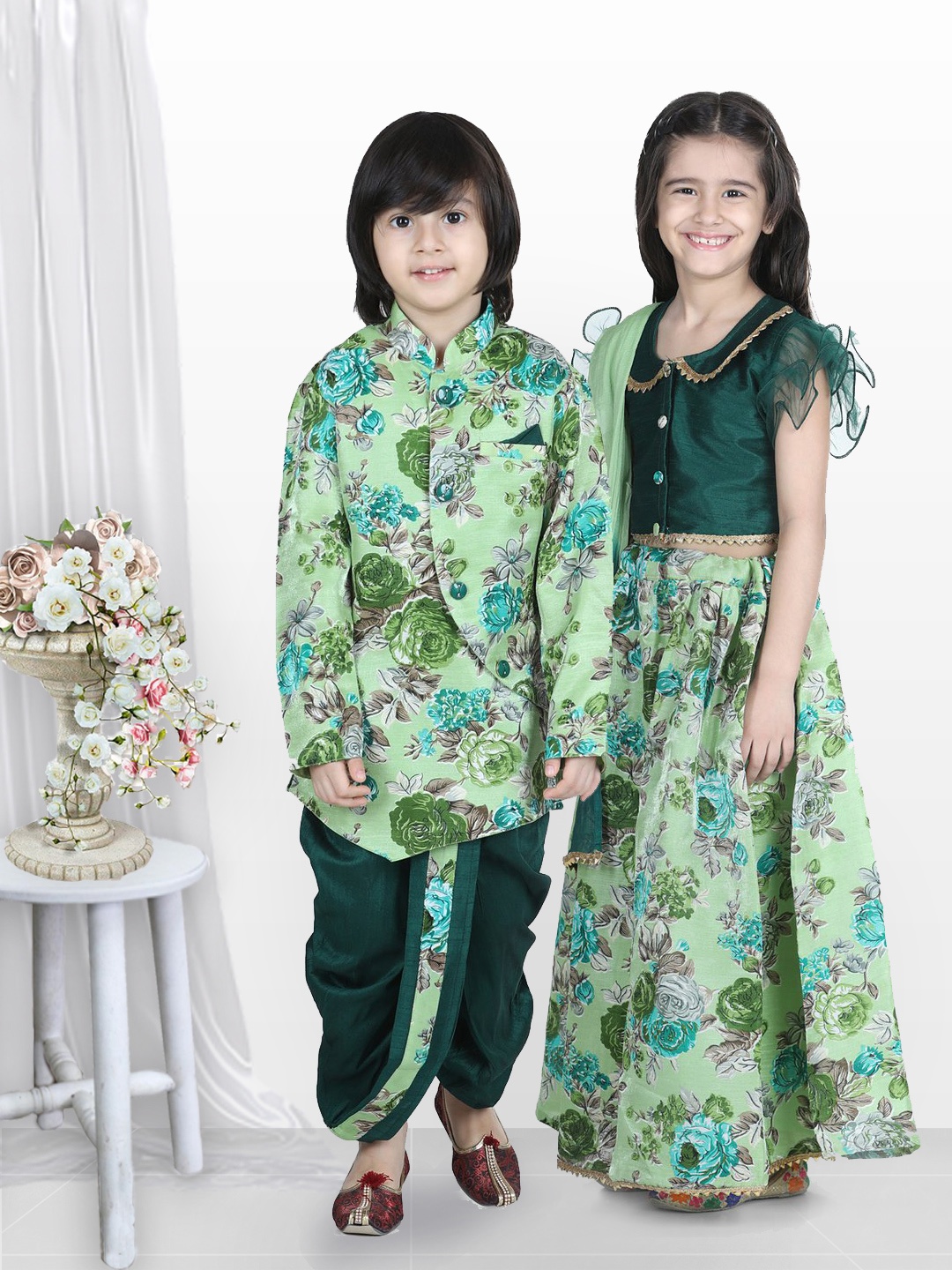 

BownBee Boys Green Printed Sherwani Set