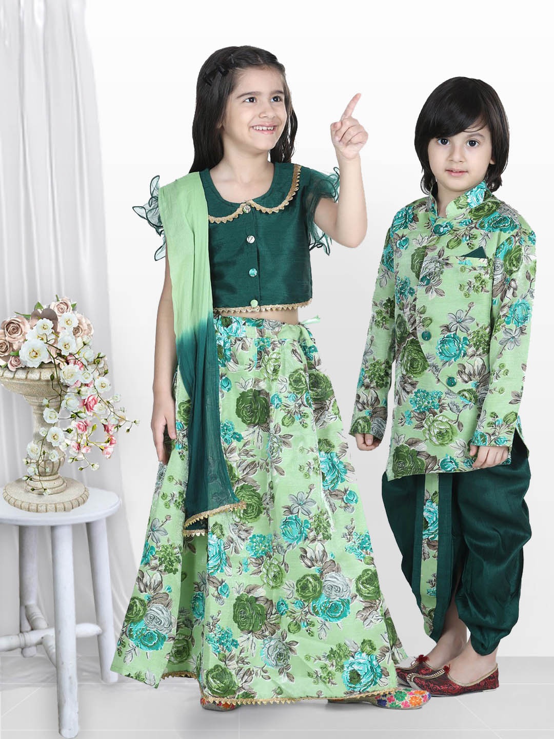 

BownBee Boys Green & Blue Printed Sherwani Set