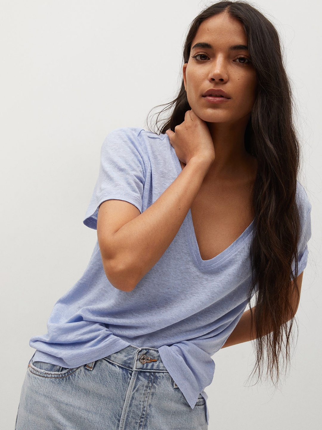 

MANGO Women Blue Solid Linen V-Neck T-Shirt