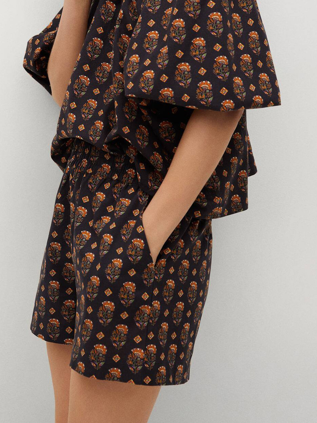

MANGO Women Black & Orange Cotton Printed Shorts