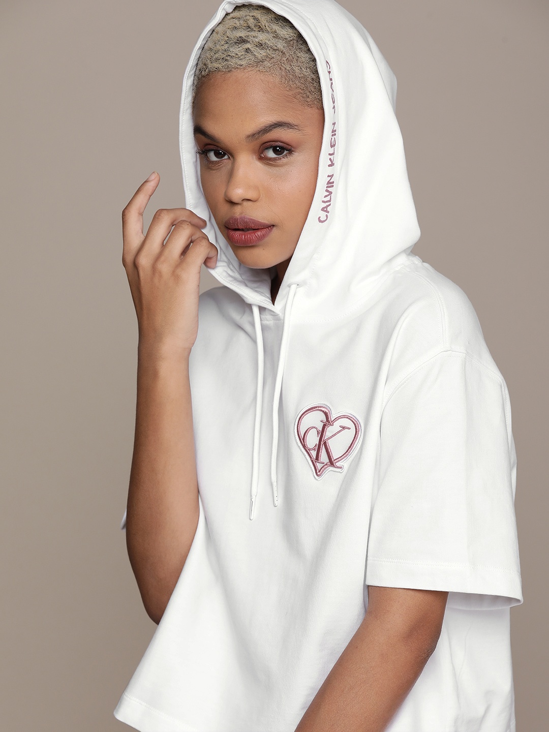 

Calvin Klein Jeans Women White Hooded Sweatshirt with Embroidery