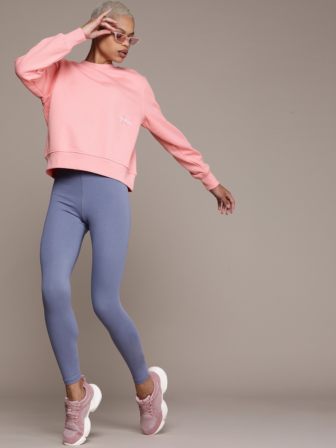 

Calvin Klein Jeans Women Pink Embroidered Sweatshirt
