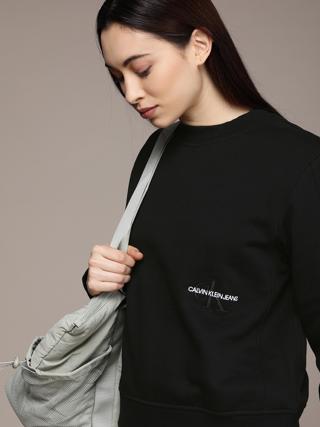 

Calvin Klein Jeans Women Black Brand Logo Embroidered Sweatshirt