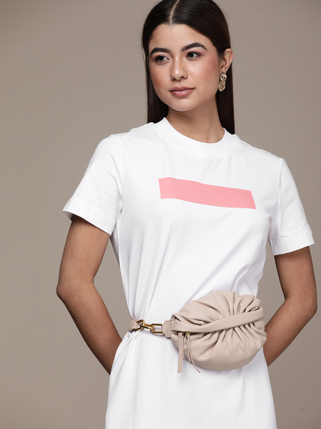 

Calvin Klein Jeans Women White & Pink Printed T-shirt Dress