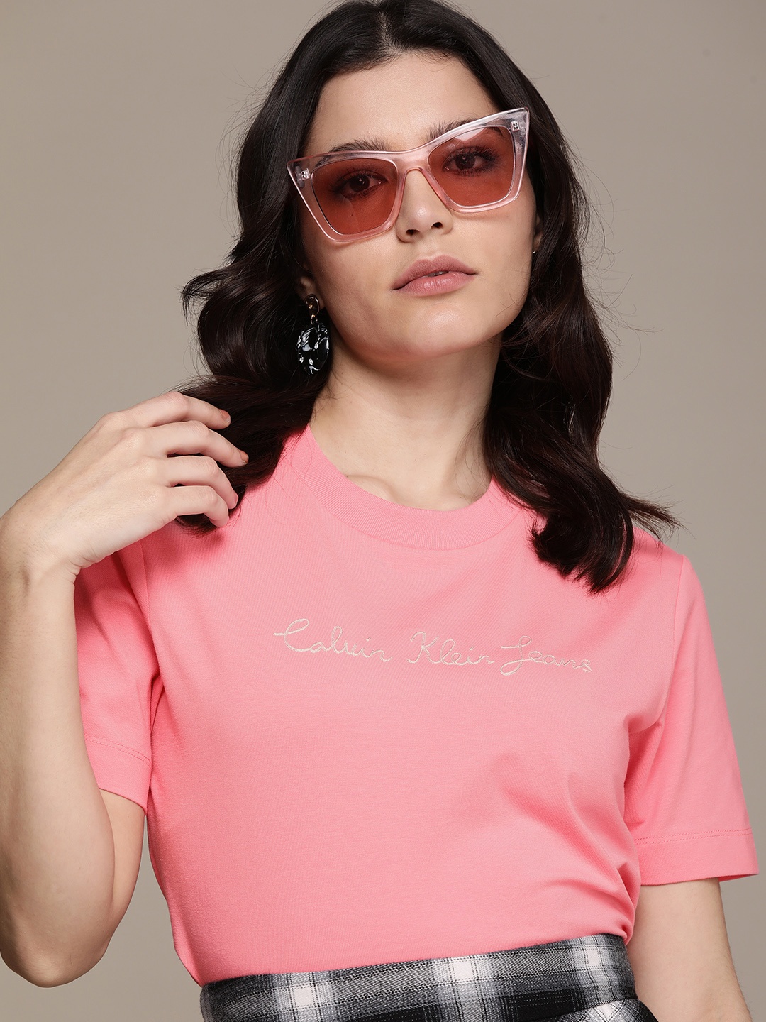 

Calvin Klein Jeans Women Embroidered Pink T-shirt