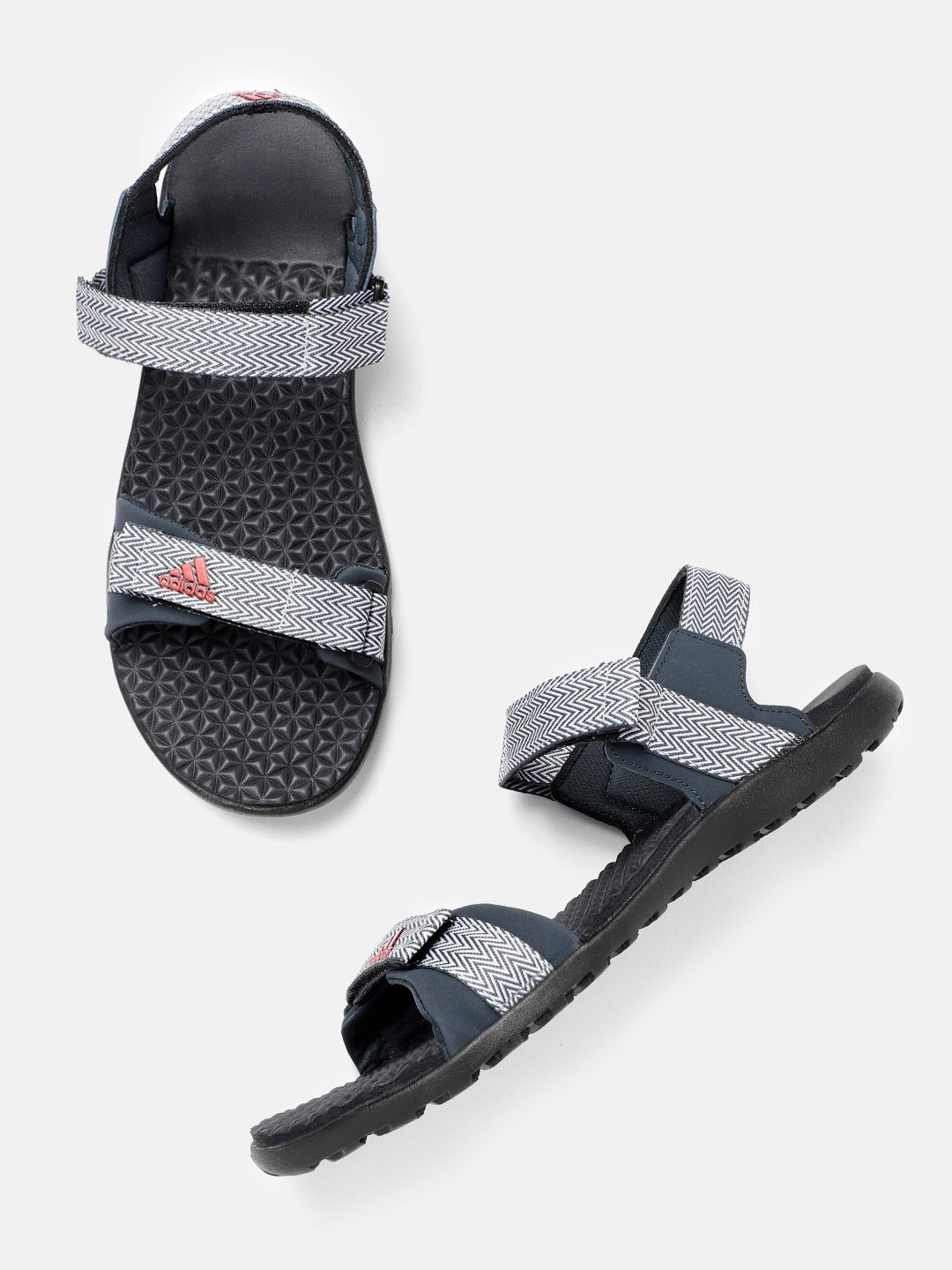 

ADIDAS Men White & Navy Blue Chevron Print Elevate 2018 Sports Sandals