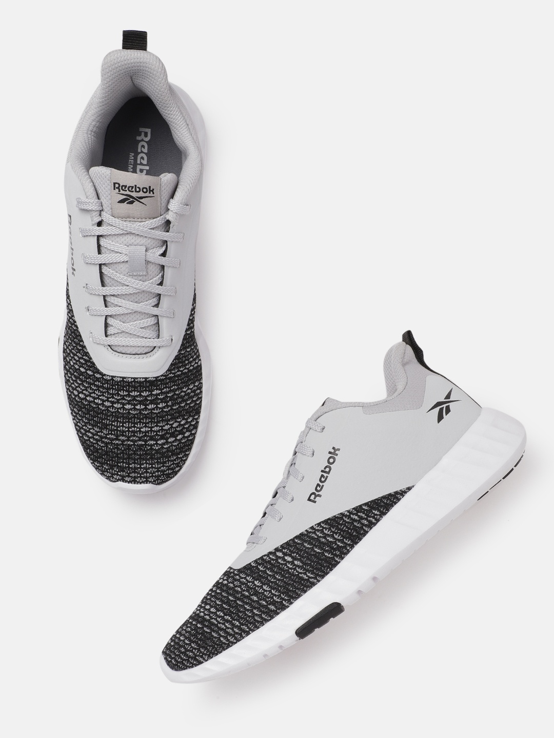 

Reebok Men Black & Grey Kyrus 1.0 Running Shoes
