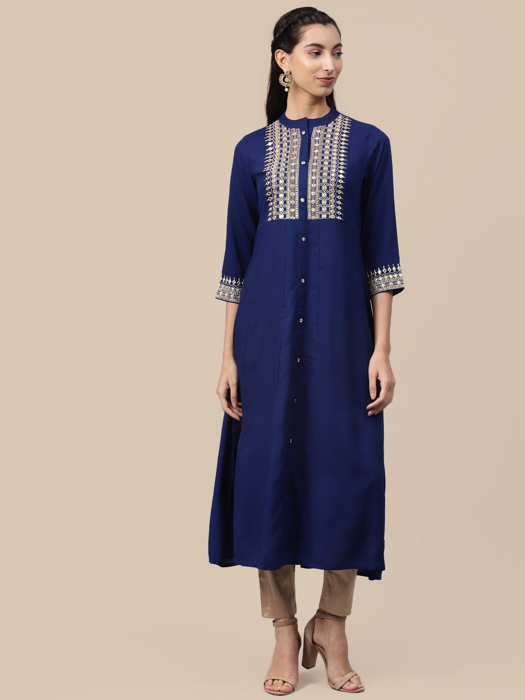 

Sangria Women Blue & Off White Geometric Yoke Design Thread Work Kurta