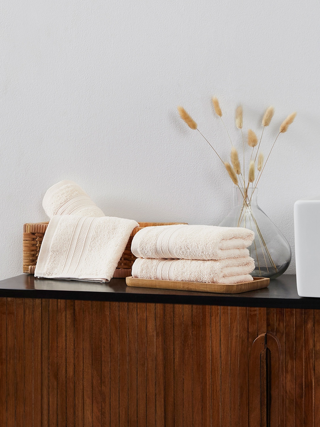 

MYTRIDENT Set of 4 Cream-Coloured 500 GSM Striped Cotton Hand Towels