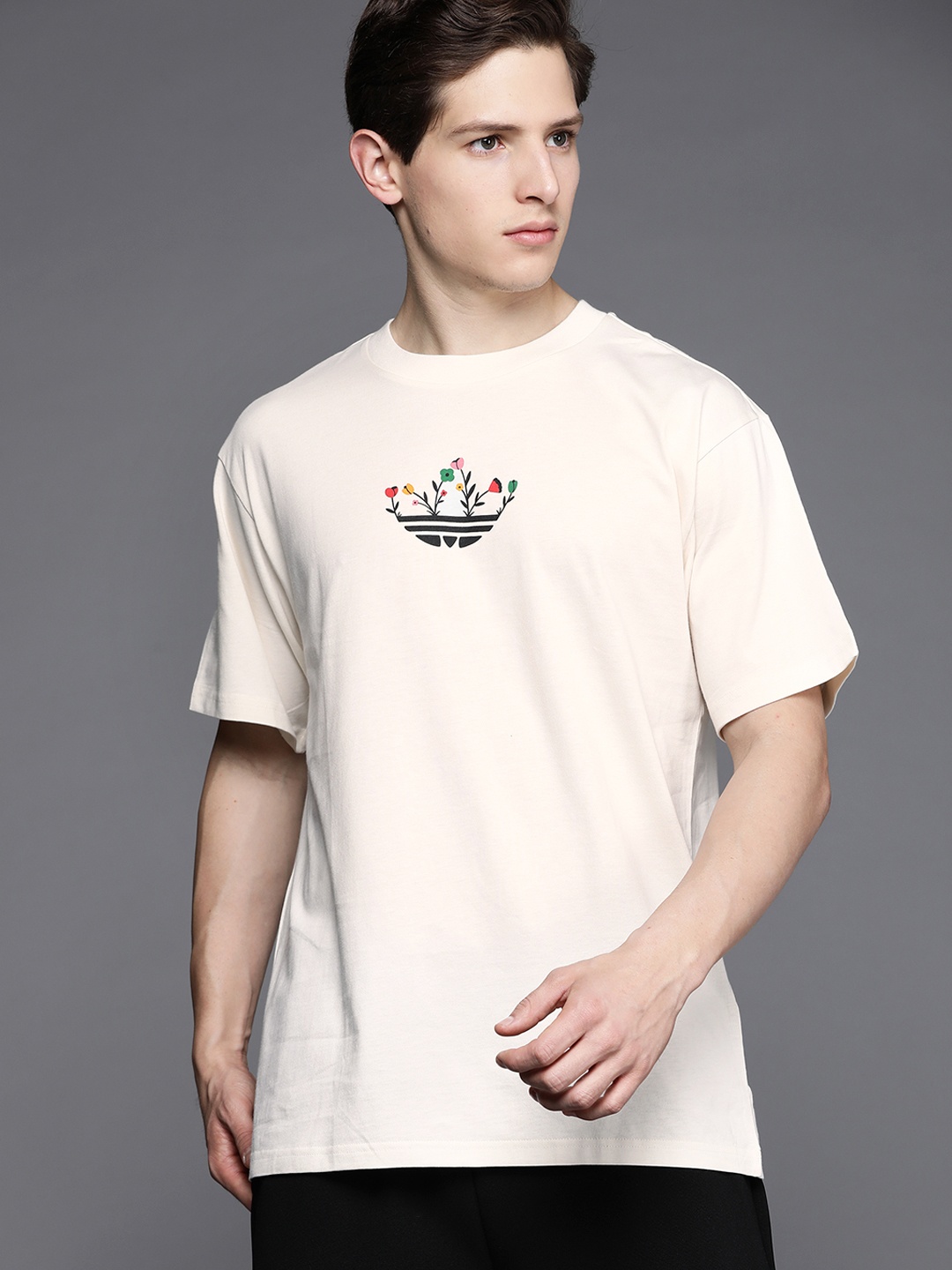 

ADIDAS Originals Men Off-White & Black Organic Cotton Printed Back Trefoil Bloom Sustainable T-shirt