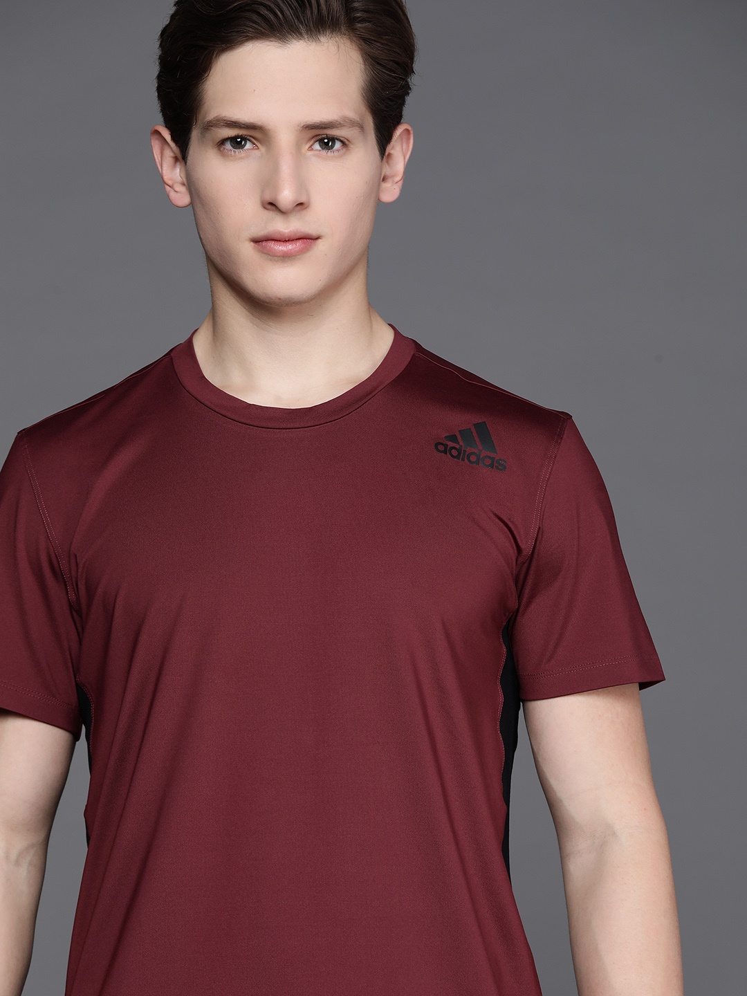 

ADIDAS Men Burgundy Solid AM T-shirt