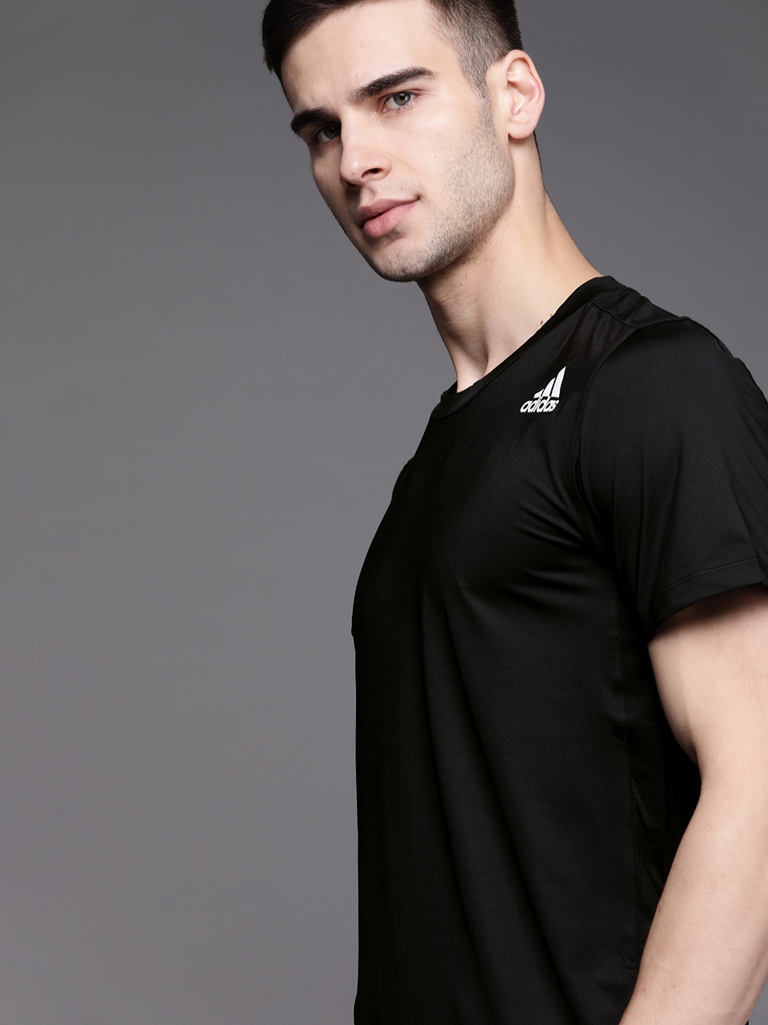 

ADIDAS Men Black AM Solid Slim Fit Training T-shirt