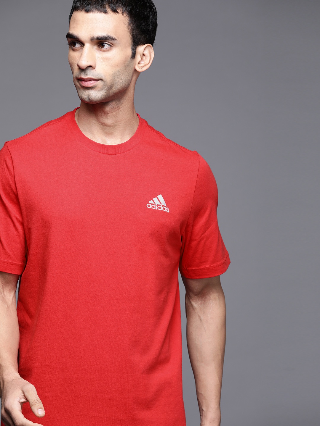 

ADIDAS Men Red Pure Cotton Solid Pure Cotton T-shirt