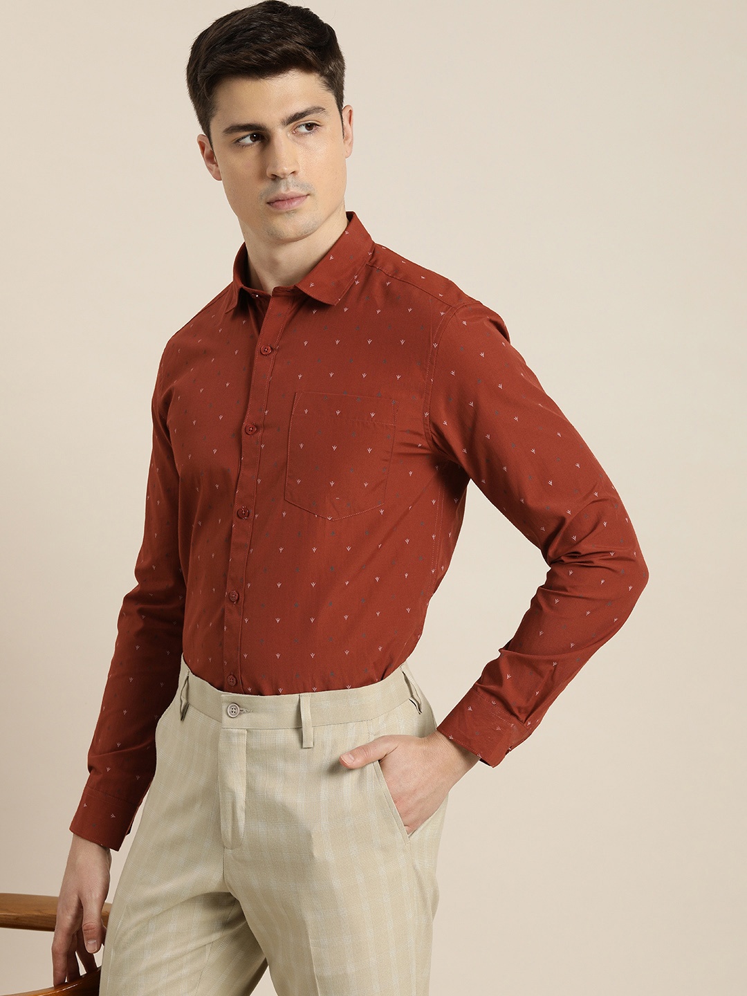 

INVICTUS Men Maroon Printed Casual Shirt