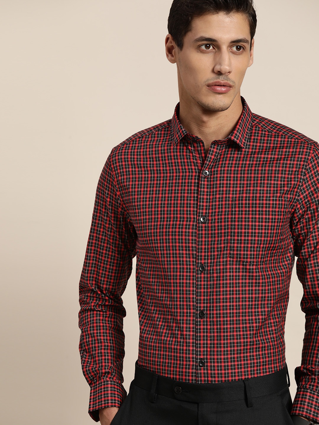 

INVICTUS Men Red & Black Tartan Checked Formal Shirt