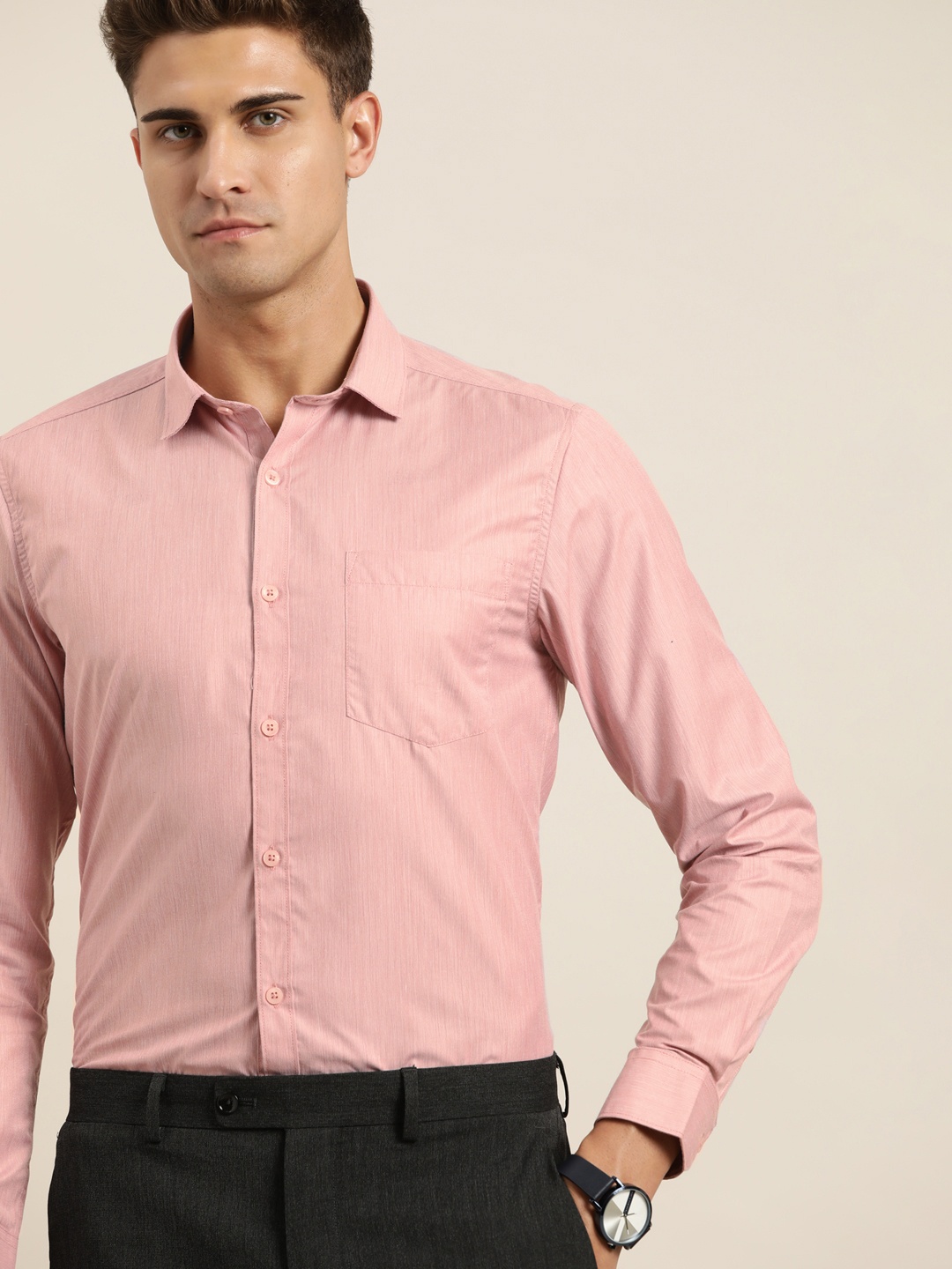 

INVICTUS Men Pink Slim Fit Wrinkle Free Solid Formal Shirt