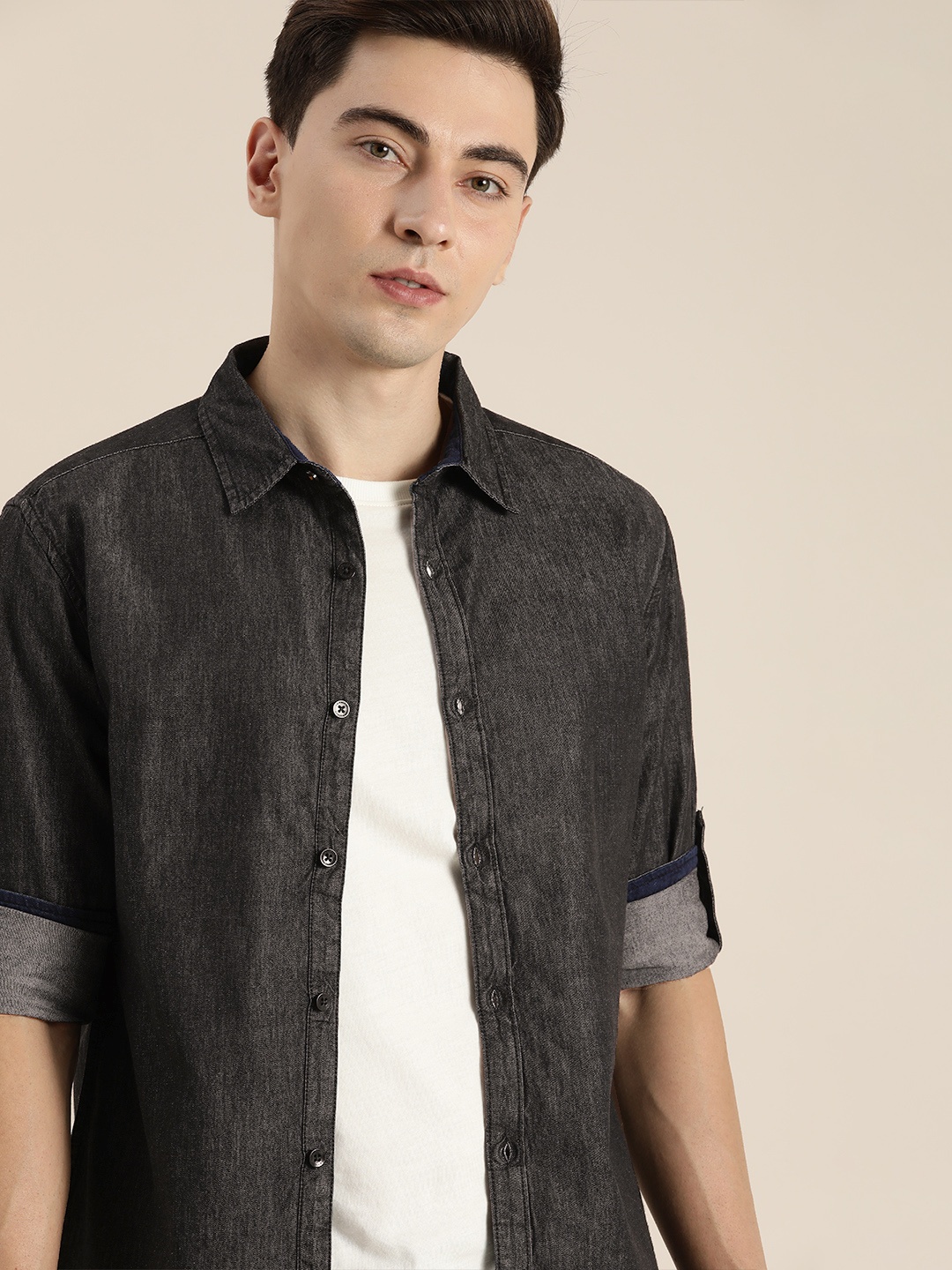 

INVICTUS Men Black Solid Pure Cotton Denim Casual Shirt